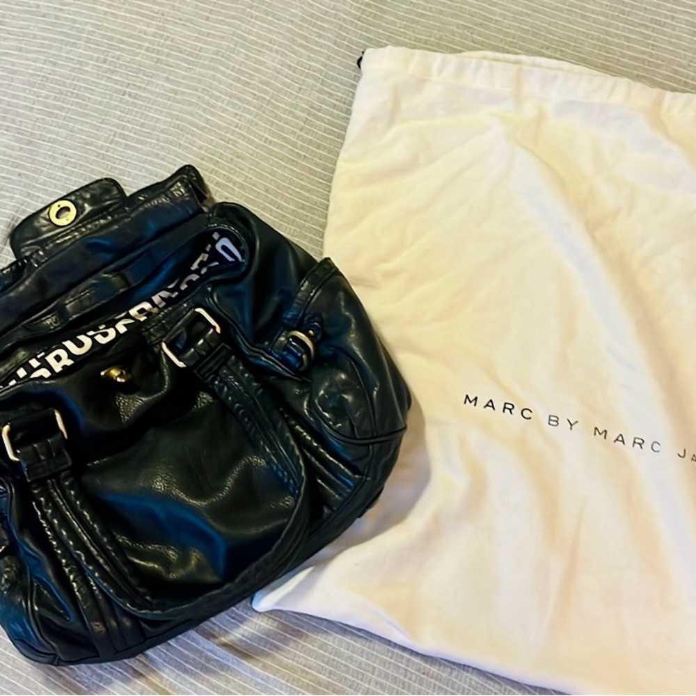 🦩CLEARANCE🦩Large Marc Jacobs black leather shoulder bag with original dust bag